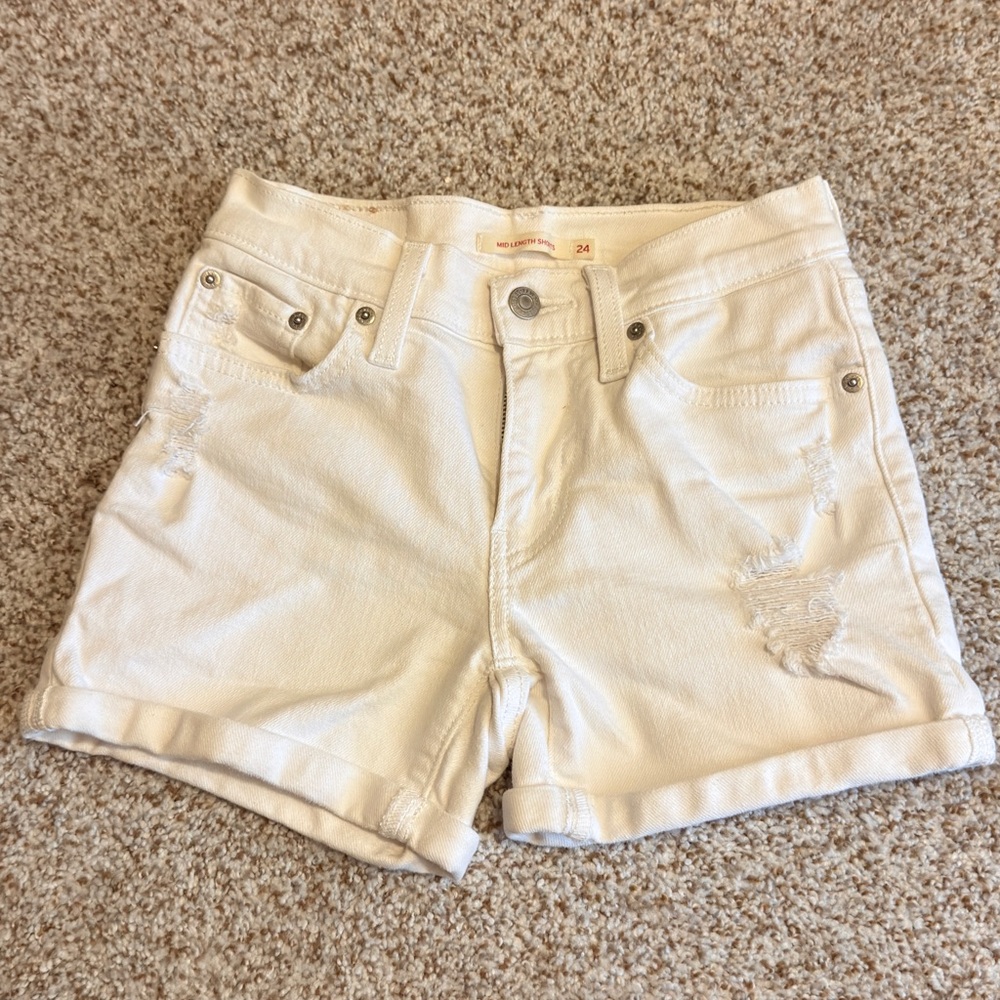 Levi's White Women's Distressed Rolled-Hem Denim Shorts